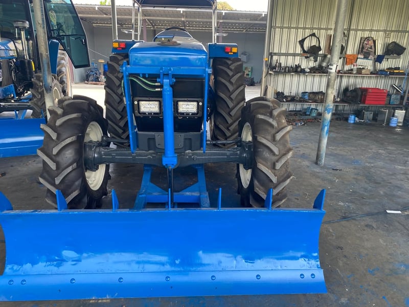 รถไถฟอร์ดรุ่น 5640 เช็คใหม่ทั้งคันทะเบียนพร้อมโอน