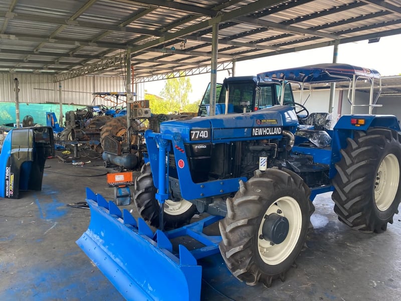 รถไถฟอร์ดรุ่น 5640 เช็คใหม่ทั้งคันทะเบียนพร้อมโอน