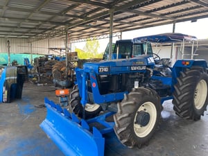 รถไถฟอร์ดรุ่น 5640 เช็คใหม่ทั้งคันทะเบียนพร้อมโอน