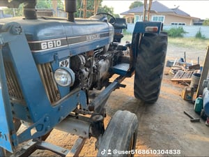 รถไถฟอร์ดรุ่น 6610 ตัวแทนรุ่นสาม