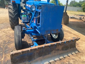 รถไถฟอร์ดรุ่น 5007 เจ็ด ที่ห้า