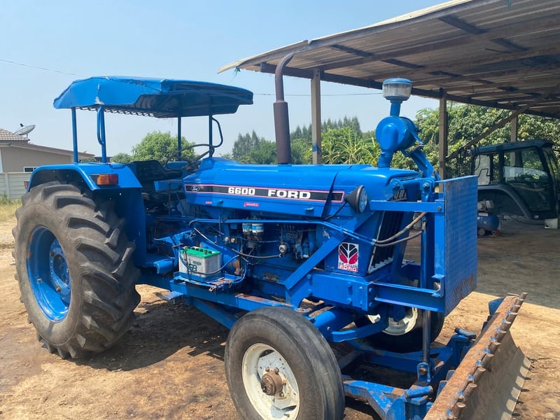 รถไถฟอร์ดรุ่น 5007 เจ็ด ที่ห้า