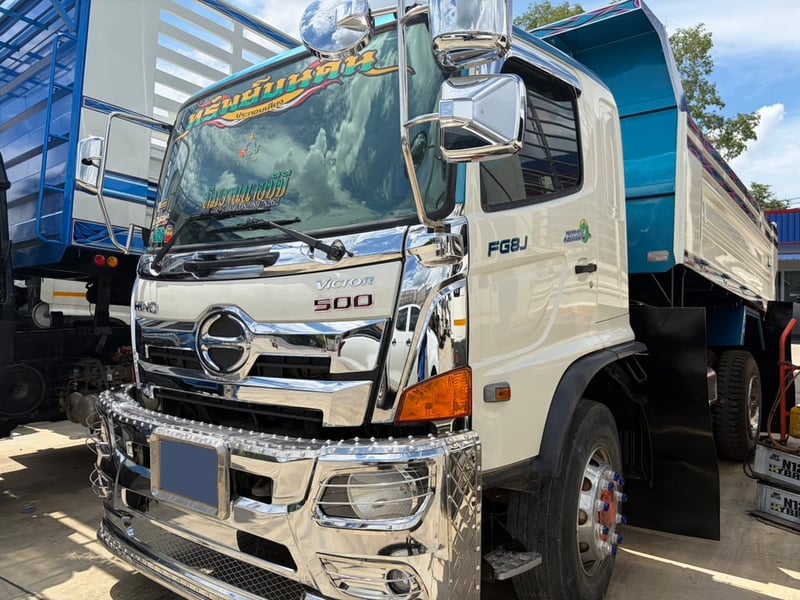 HINO FG 240แรงม้า รถบรรทุก 6ล้อ ดั้มพ์ ปี2017