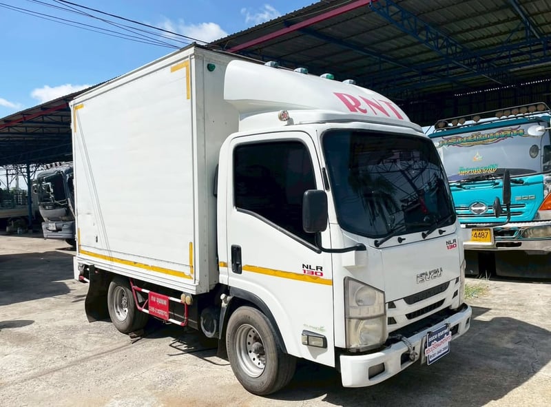 ISUZU NLR 130แรงม้า รถบรรทุก 4ล้อ ตู้แห้ง ปี2013 ISUZU NLR 130แรงม้า รถบรรทุก 4ล้อ ตู้แห้ง ปี2013