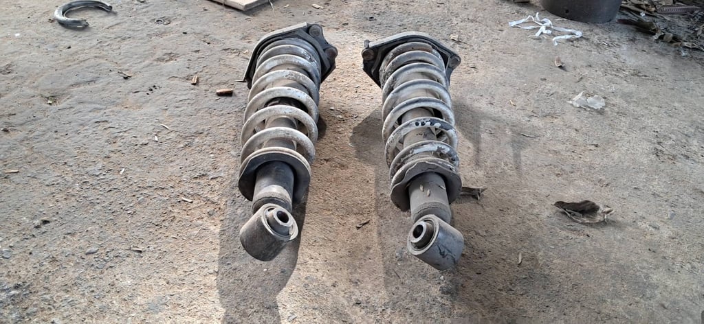 ขายโช๊คหลัง toyota wish 1 คู่