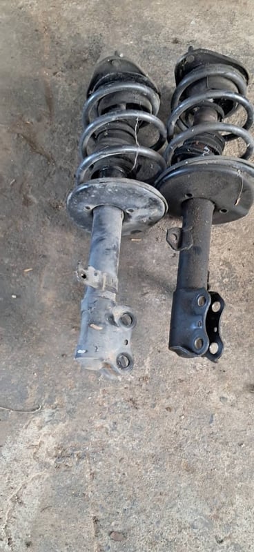 โช๊คคู่หน้า Toyota Wish