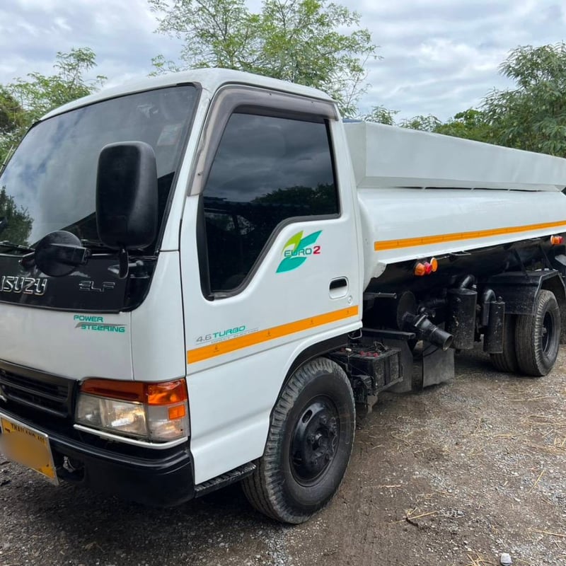 ISUZU NKR 130แรงม้า รถบรรทุก 6ล้อ รถดูดสิ่งปฏิกูล ปี2001