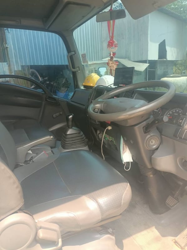 ISUZU NPR 150แรงม้า รถบรรทุก 6ล้อ กระบะเหล็ก ปี2013 เลขไมล์ 541,669 กม. ISUZU NPR 150แรงม้า รถบรรทุก 6ล้อ กระบะเหล็ก ปี2013 เลขไมล์ 541,669 กม.