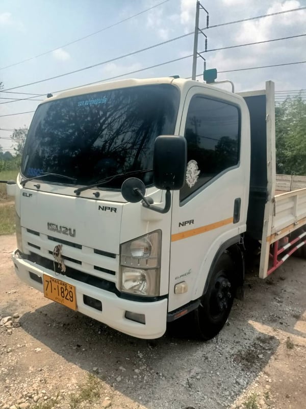 ISUZU NPR 150แรงม้า รถบรรทุก 6ล้อ กระบะเหล็ก ปี2013 เลขไมล์ 541,669 กม.