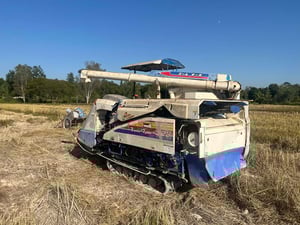 รถเกี่ยวข้าว อิเชกิ 323 