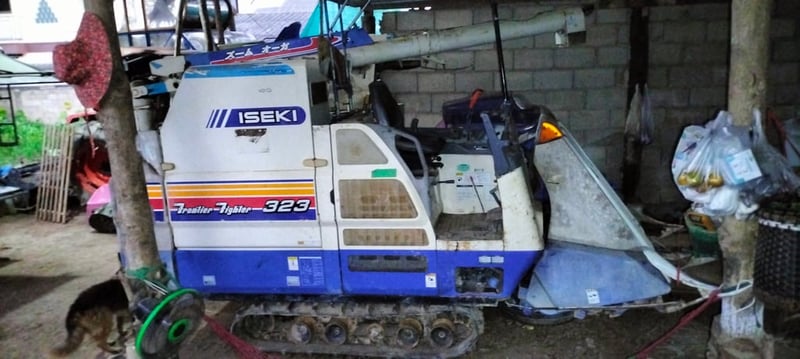 รถเกี่ยวข้าว อิเชกิ 323 