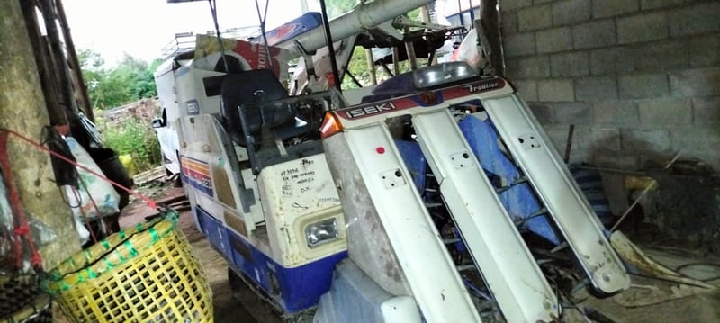 รถเกี่ยวข้าว อิเชกิ 323 