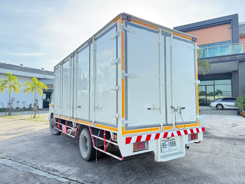 HINO XZU 136แรงม้า รถบรรทุก 6ล้อ ตู้แห้ง ปี2011 เลขไมล์ 190,000 กม.