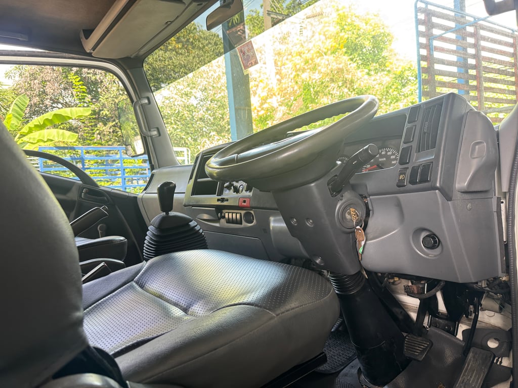 ISUZU NPR รถบรรทุก 6ล้อ กระบะคอกสูง ปี2009