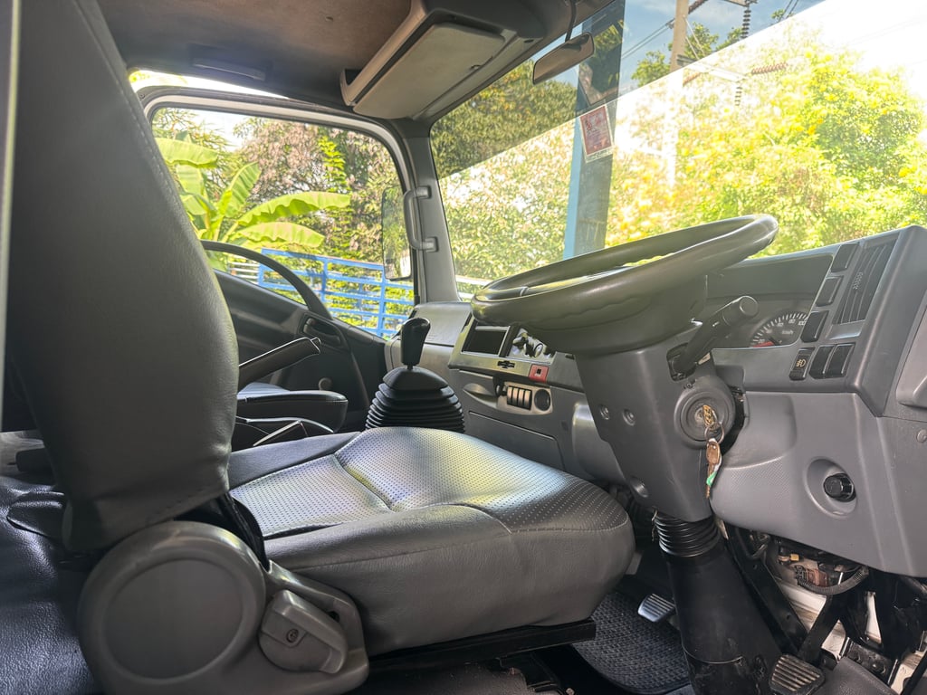ISUZU NPR รถบรรทุก 6ล้อ กระบะคอกสูง ปี2009