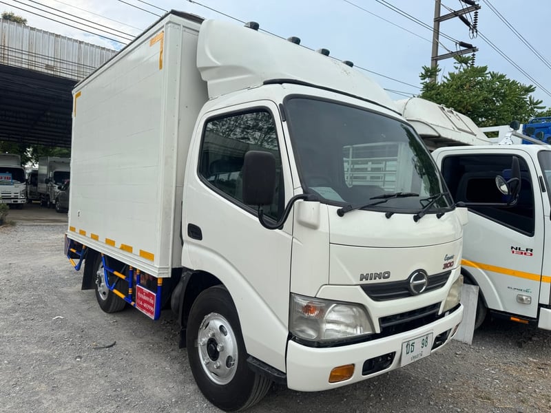 HINO XZU รถบรรทุก 4ล้อ ตู้แห้ง ปี2012