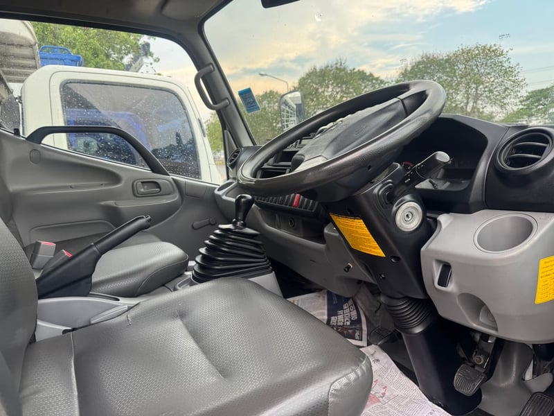 HINO XZU รถบรรทุก 4ล้อ ตู้แห้ง ปี2012