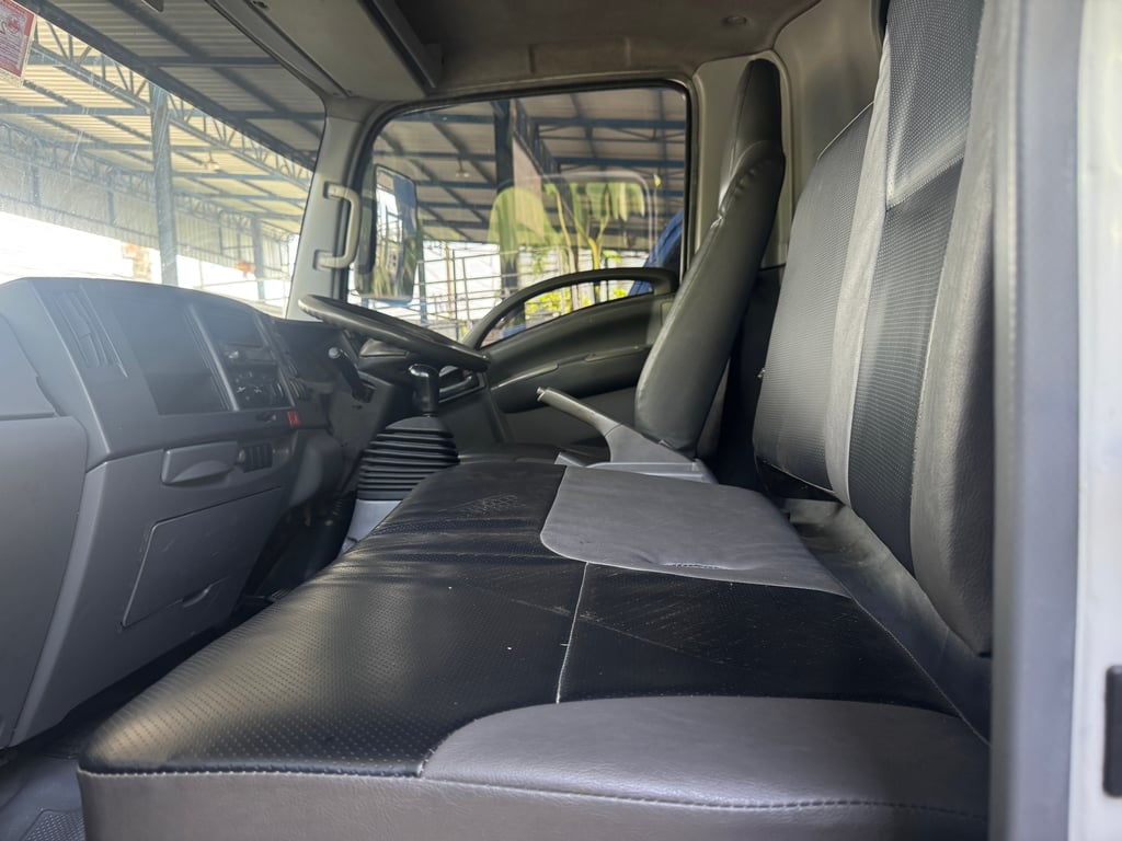 ISUZU NPR รถบรรทุก 6ล้อ กระบะคอกสูง ปี2009
