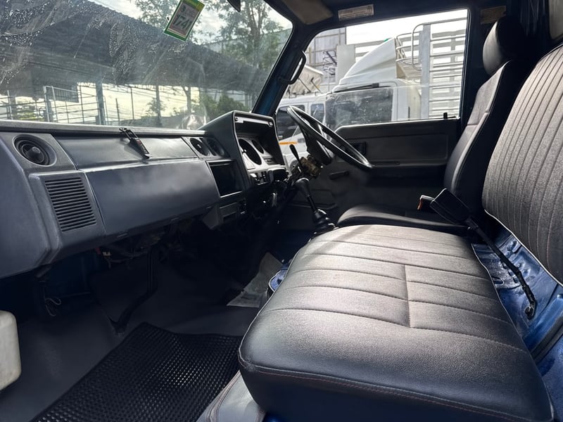ขายรถบรรทุกหกล้อ TOYOTA 115 แรง ขายรถบรรทุกหกล้อ TOYOTA 115 แรง