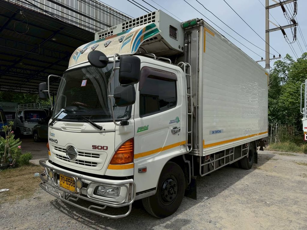 HINO FC9J 175แรงม้า รถบรรทุก 6ล้อ ตู้เย็น ปี2012