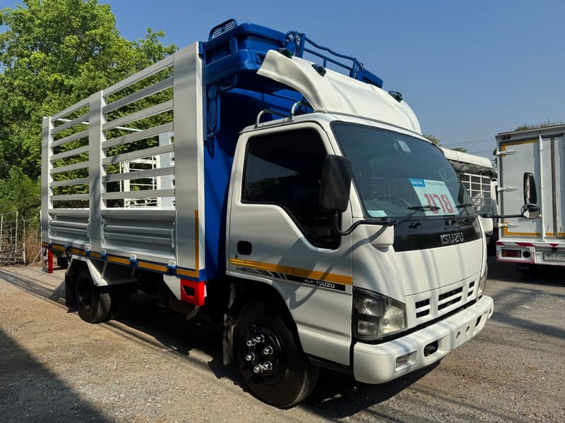 ISUZU NPR รถบรรทุก 6ล้อ กระบะเหล็ก ปี2005