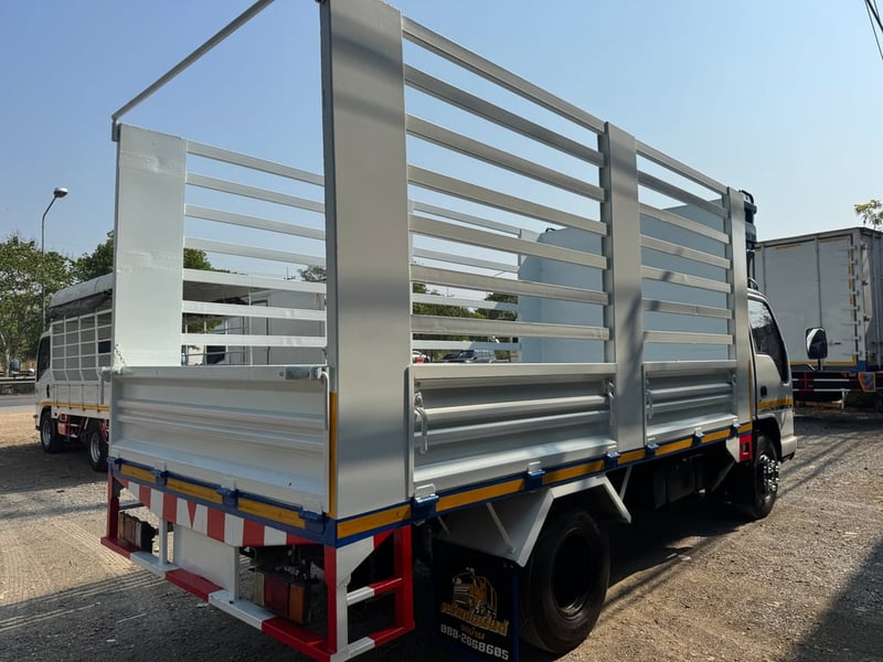 ISUZU NPR รถบรรทุก 6ล้อ กระบะเหล็ก ปี2005 ISUZU NPR รถบรรทุก 6ล้อ กระบะเหล็ก ปี2005