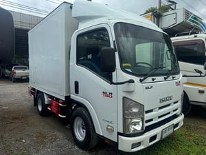 🚛 #ขายค่ะ 🚛 สี่ล้อไม่ติดเวลา ISUZU NLR เครื่อง 4JJ1 130 แรงม้า ปี2559 รถสวยพร้อมใช้   เครื่องเกียร์ดี ตู้บรรทุกสองบานยาว 3.00 ม.  ราคา  495,000 บาท มีไฟแนนซ์รองรับค่ะ  
