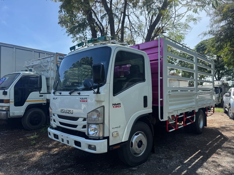 🔥 รถบรรทุกหกล้อ ISUZU NMR พร้อมลุย 🔥 ✅ เครื่องยนต์ 4JJ1   130 แรงม้า ✅ ปีจดทะเบียน 2559  ✅ เครื่อง–เกียร์แน่น-แอร์เย็น ✅ กระบะบรรทุกสแตลเลส ยาว 4.30 ม. กว้าง 2.00ม. สูง 1.60 ม. ✅ รถสวย สภาพพร้อมใช้งานทันที  💰 ราคาเพียง 550,000 บาท 👉 เงินสดต่อรองได้ 👉 มีไฟแนนซ์รองรับ  