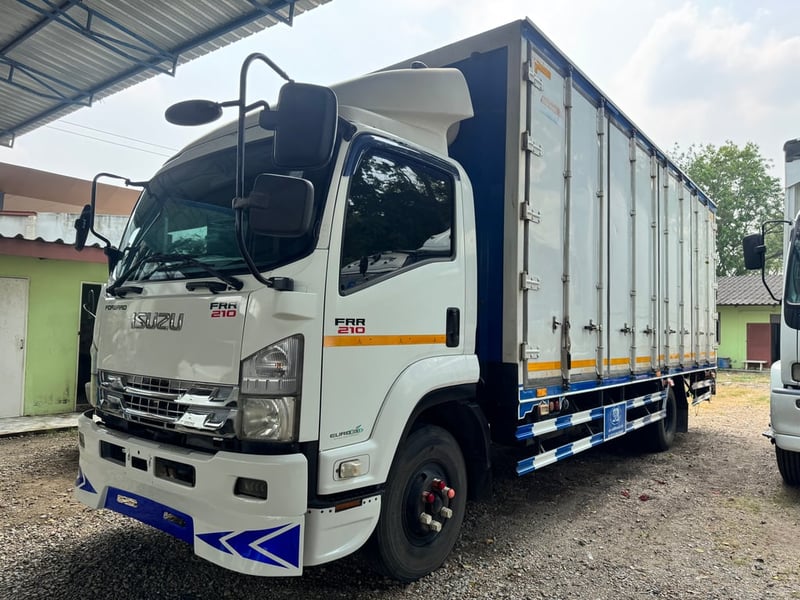 ISUZU FRR รถบรรทุก 6ล้อ ตู้แห้ง ปี2016