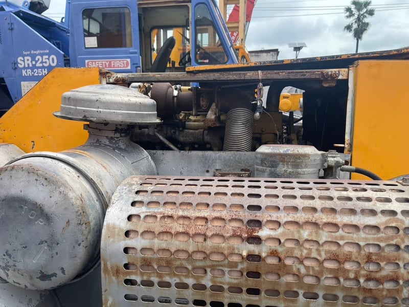 ขายด่วน รถเครน KOBELCO LW250-2 (25 ตัน) มีเอกสาร Invoice เจ้าของขายเอง