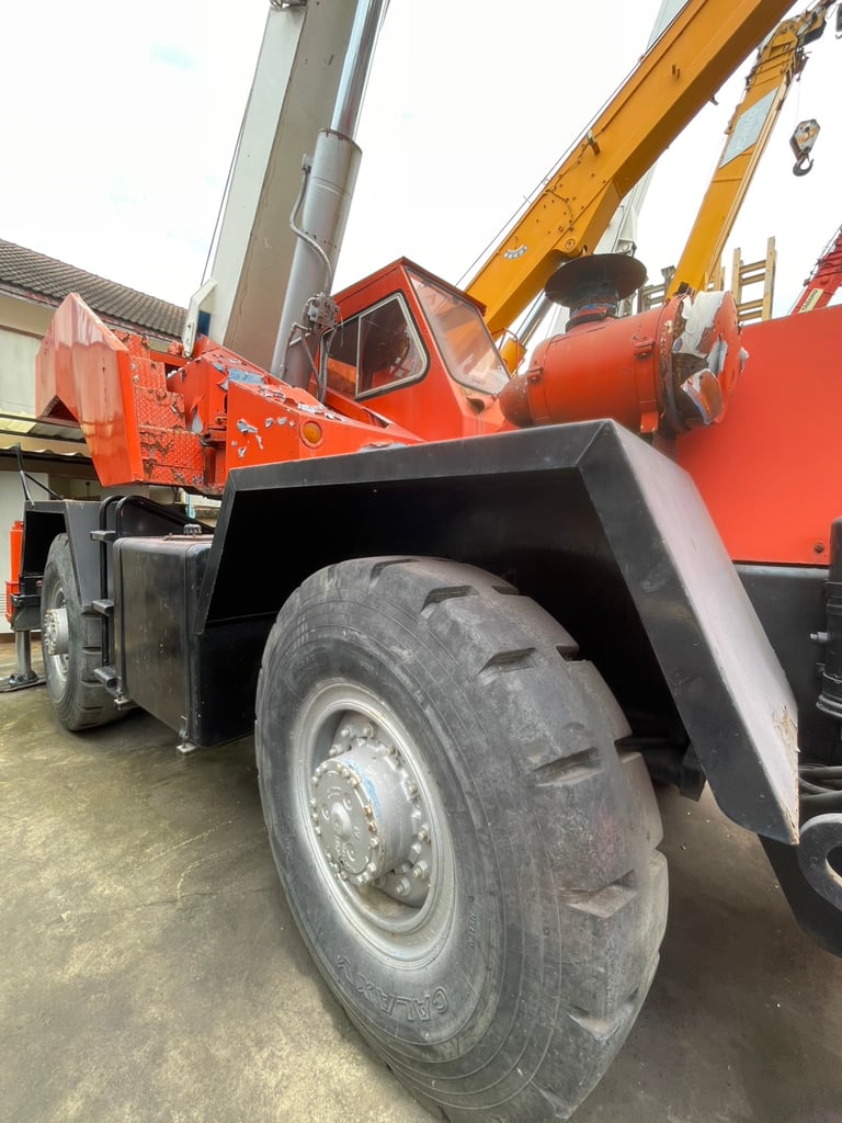 ขายด่วน รถเครน P&H (20 ตัน) มีเอกสาร Invoice เจ้าของขายเอง