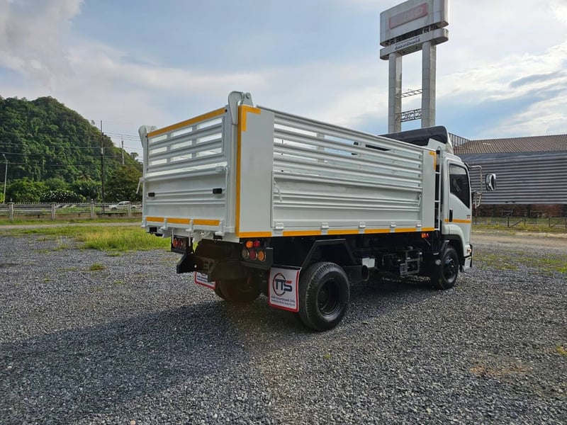 ISUZU FRR 210แรงม้า รถบรรทุก 6ล้อ ดั้มพ์ ปี2022 เลขไมล์น้อยกว่า 100,000 กม.