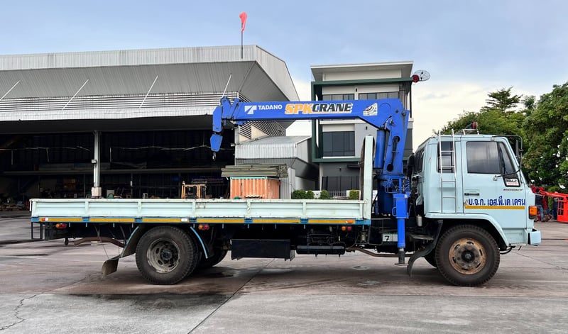 รถเฮี๊ยบ 6 ล้อ สภาพเนี๊ยบ รถห้างมือเดียว เอกสารครบ.