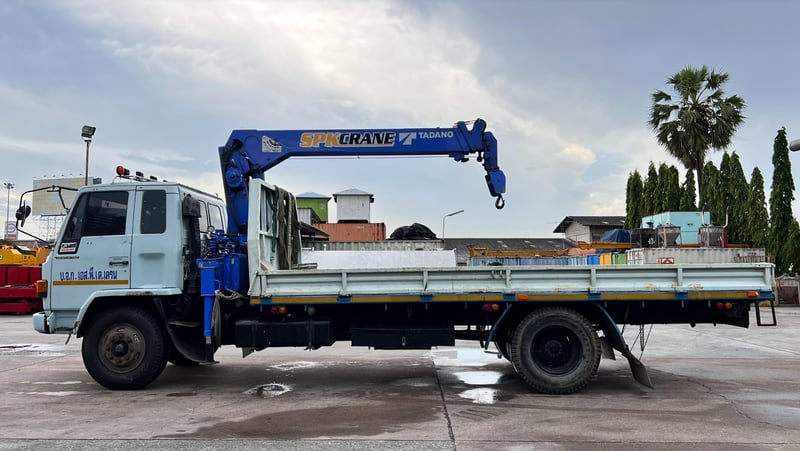 รถเฮี๊ยบ 6 ล้อ สภาพเนี๊ยบ รถห้างมือเดียว เอกสารครบ.