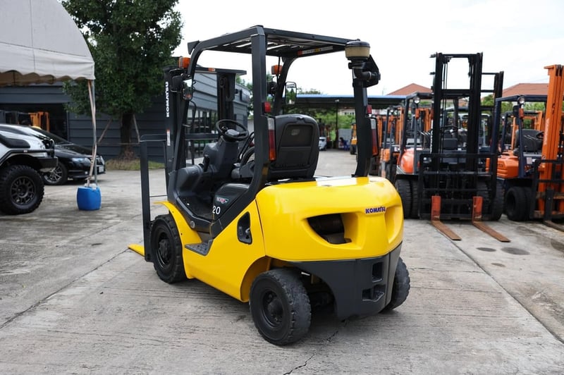 รถฟอร์คลิฟท์  komatsu FG20C-17 ขนาด 2 ตัน มือสองจากญี่ปุ่น 