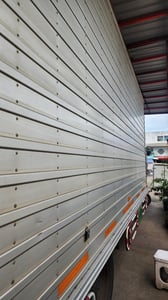 ขาย!! เจ้าของขายเอง คุยราคาได้ หกล้อ HINO ทนแรง เม็กก้า150 แรงม้า ปี 46 ตู้ ยาว 5.60 เมตร