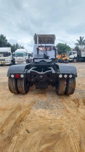 HINO FM3M 240แรงม้า รถบรรทุก 10ล้อ หัวลาก เฉพาะหัว ปี2002 HINO FM3M 240แรงม้า รถบรรทุก 10ล้อ หัวลาก เฉพาะหัว ปี2002