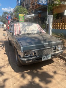 ขายรถนิสสันฝาแดง