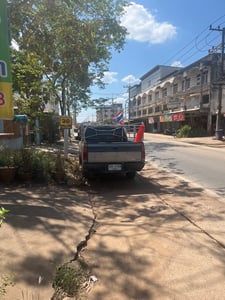 ขายรถนิสสันฝาแดง