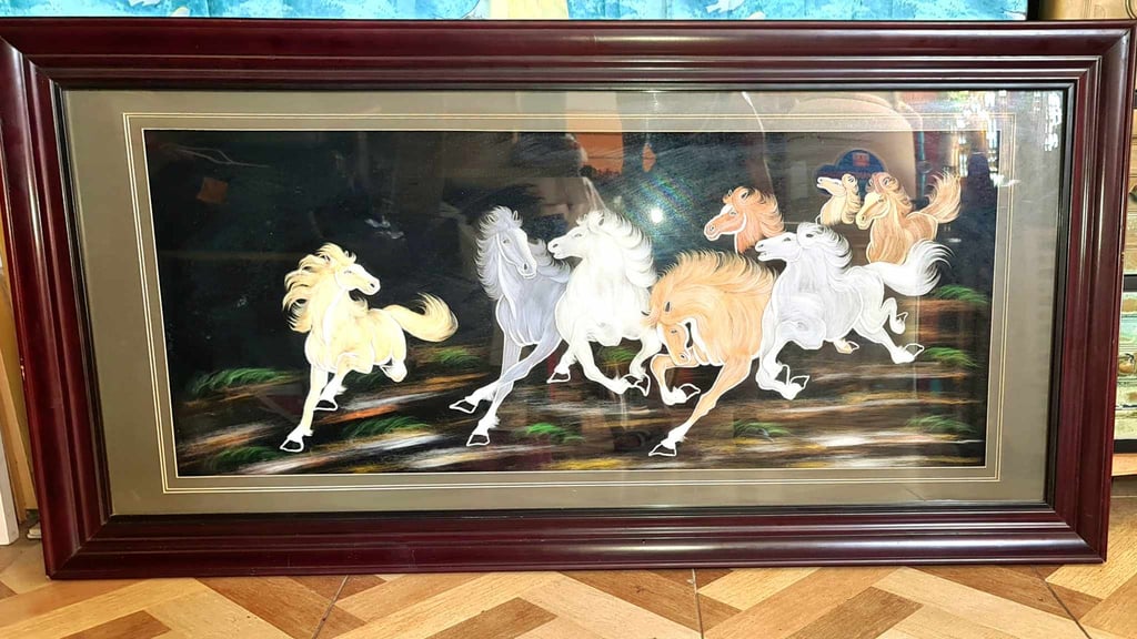 ภาพมงคลม้าแปดตัว 2 มิติ 2 D ทำจากขนม้าย้อมสีของขวัญล้ำค่าในเทศกาล-วันพิเศษ