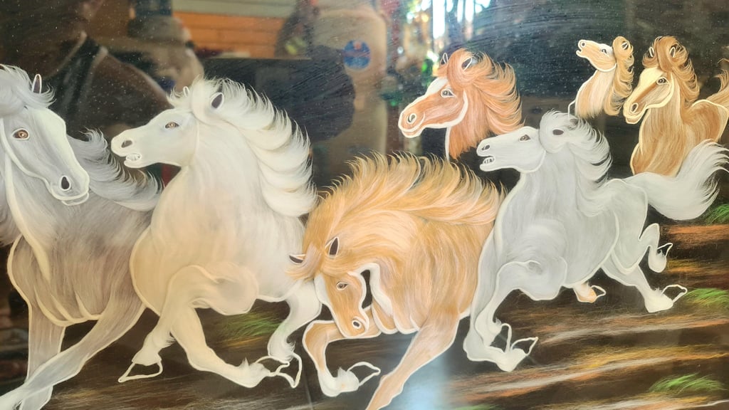 ภาพมงคลม้าแปดตัว 2 มิติ 2 D ทำจากขนม้าย้อมสีของขวัญล้ำค่าในเทศกาล-วันพิเศษ