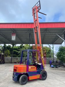 Toyota น้ำหนัก2.5ตัน ดีเซล เสาสูง 5.5 เมตร