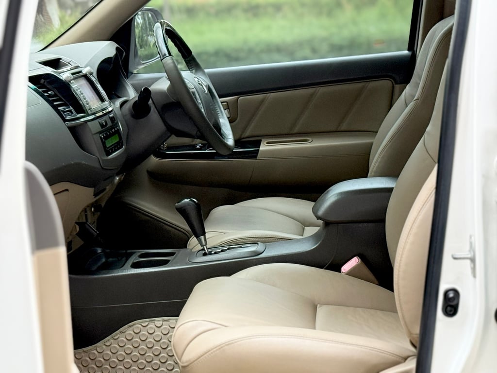 Fortuner 2.7V เครื่องเบนซิน มือเดียว สวย ไม่เคยชน Fortuner 2.7V เครื่องเบนซิน มือเดียว สวย ไม่เคยชน