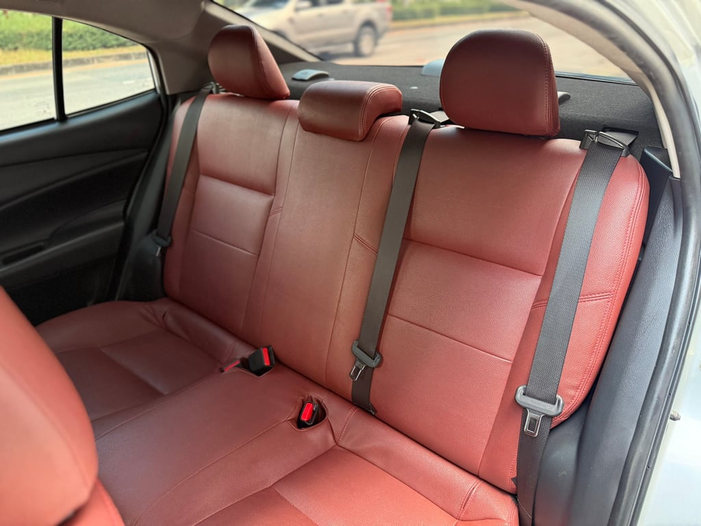 Toyota Yaris Ativ 1.2E แต่งTop มือเดียว ใช้น้อย ไม่เคยชน