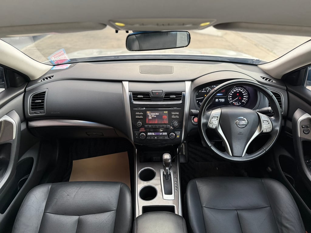 Teana 2.0XL (L33) สวยมีเสน่ห์ ขับดีมาก ชุดแต่งรอบคันครบ