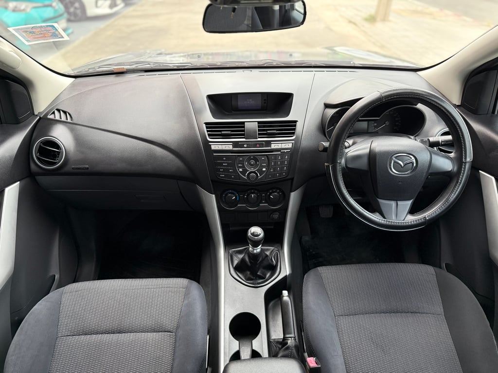 Mazda BT50 Hi-Racer 2.2 MT Doubel Cab มือเดียวป้ายแดง Mazda BT50 Hi-Racer 2.2 MT Doubel Cab มือเดียวป้ายแดง