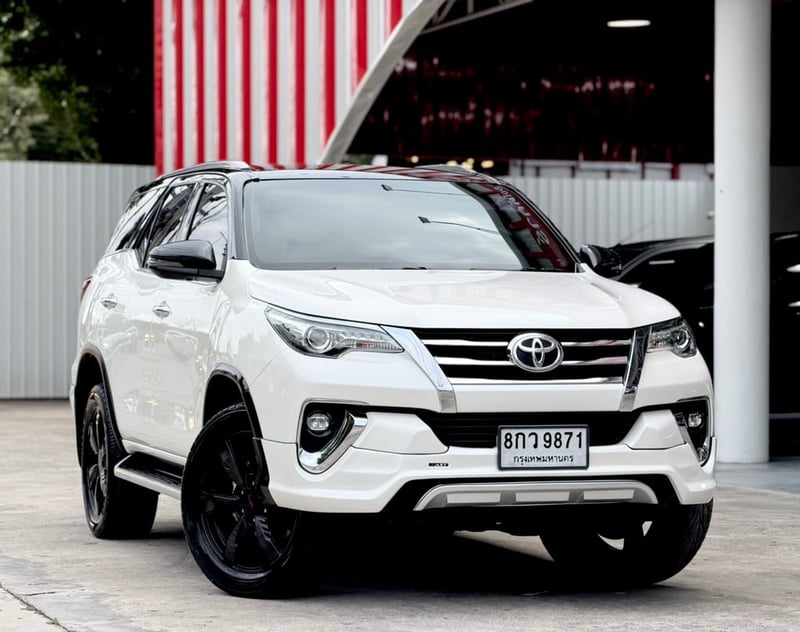 Toyota Fortuner 2.4V ไมเนอร์เช้นจ์แล้ว ไม่เคยชนเลย ล้อTRD