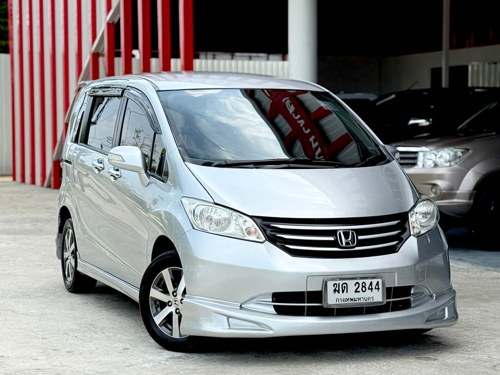 Freed 1.5SE Topสุด ประตูสไลด์ไฟฟ้า แอร์ออโต้ ฟรีดาวน์