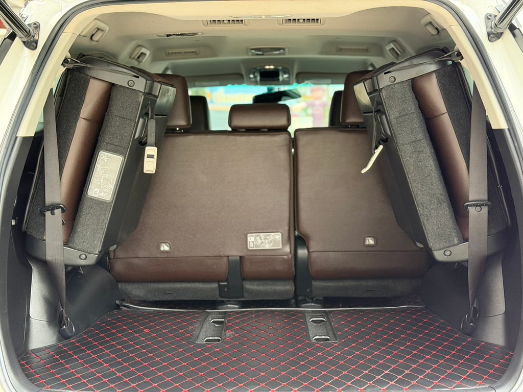 Toyota Fortuner 2.4V ไมเนอร์เช้นจ์แล้ว ไม่เคยชนเลย ล้อTRD