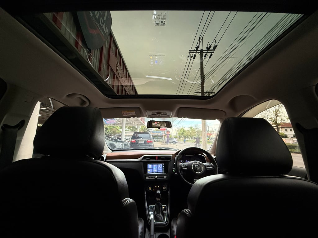 MG ZS 1.5X Sunroof รุ่นTop มือเดียว สภาพยังใหม่